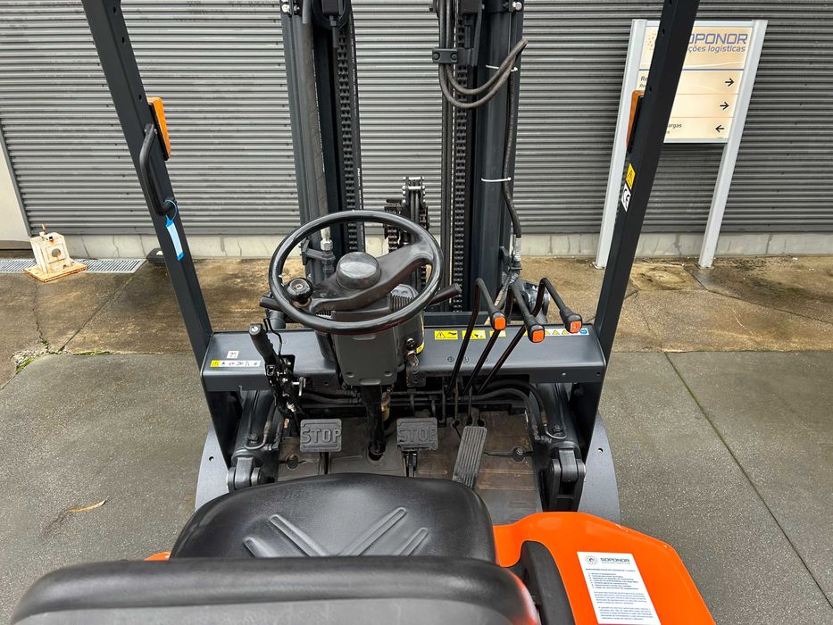 Empilhador Doosan Diesel 3000 Kgs