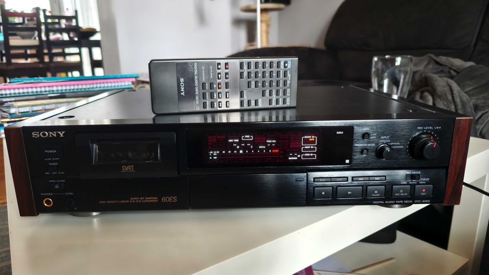 Sony DTC-60ES w stanie idealnym + pilot