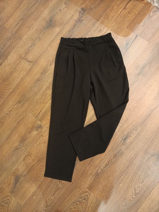 Spodnie jogger z zakładkami Reserved r. L Nowe