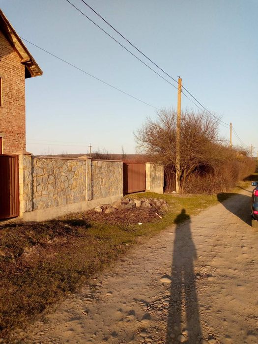 Продам земельну ділянку в с. Клузів