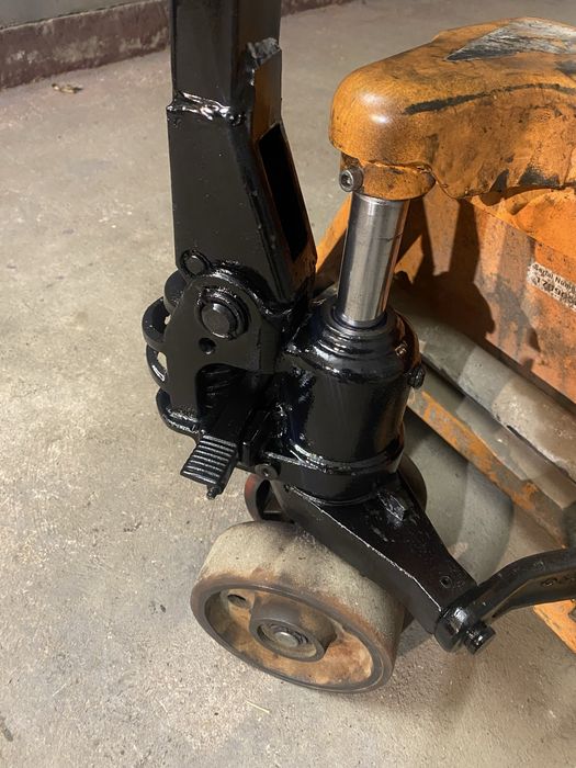 Ремонт и выкуп гидравлических тележек , штабелеров и рокл(рохл)