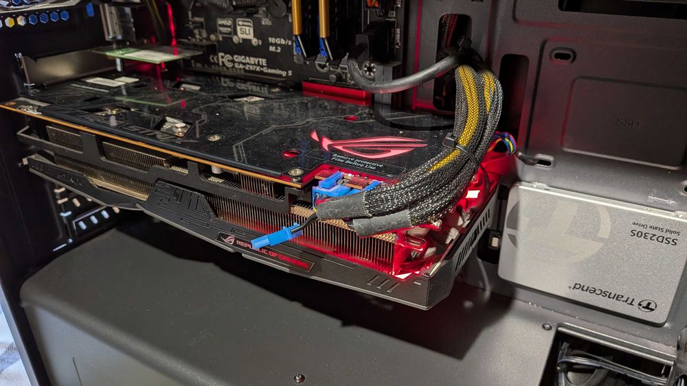 Komputer gamingowy i5 / RX 5600 XT / 16GB RAM