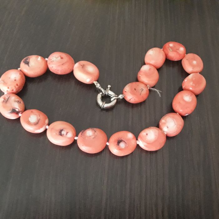 Коралловые бусы жемчуг