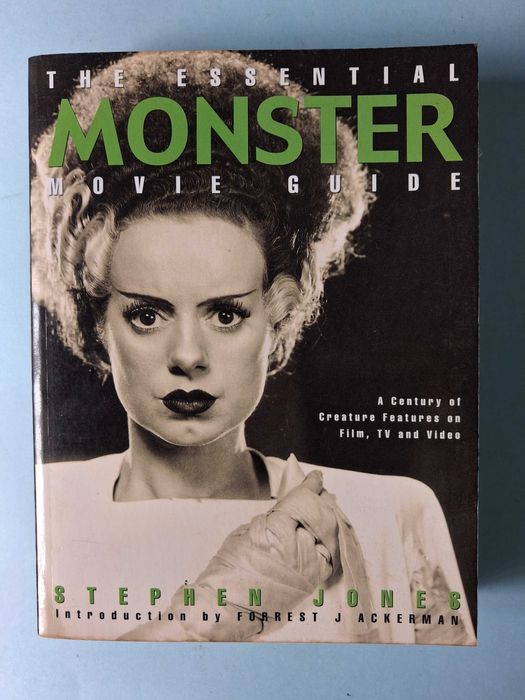 The Essential Monster Movie Guide - Stephen Jones - 450 páginas