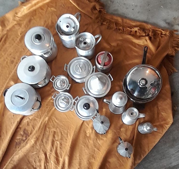 Louças antigas Tachos e panelas e mais