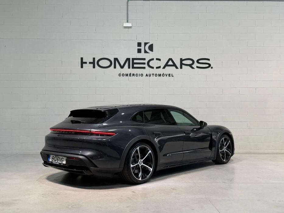 Porsche Taycan Cross Turismo 4