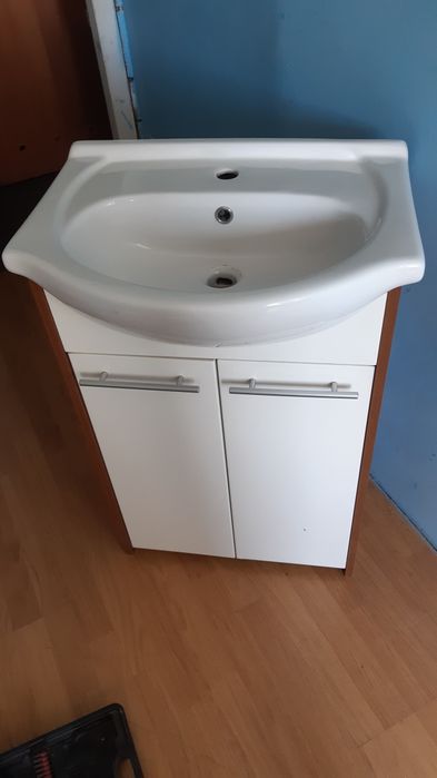 Szafka łazienkowa z umywalką