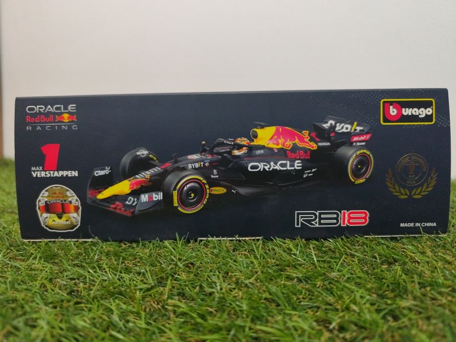 Miniatura Red Bull RB18 do campeão mundial de Fórmula 1 2022, Max Vers