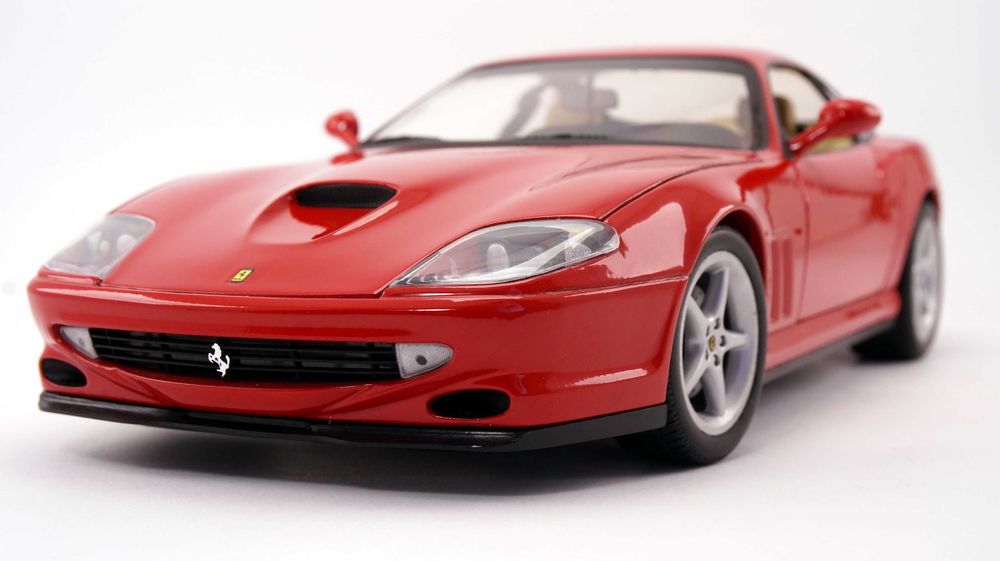Колекційна модель UT Models 1:18 Ferrari F550 Maranello (1996) Red