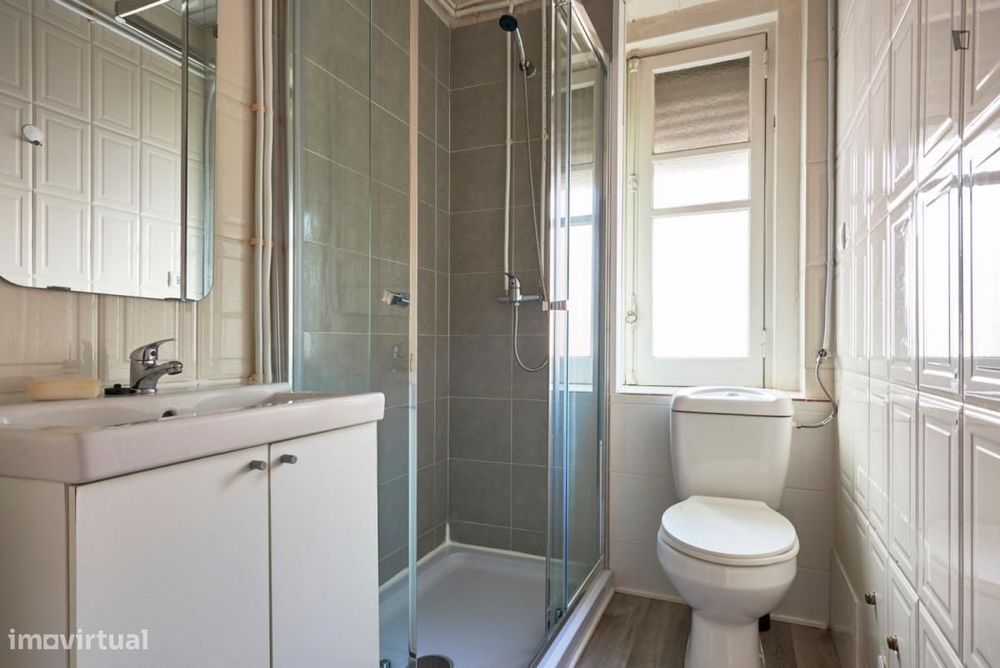 Quarto - localizado em Marquês de Pombal Lisbon