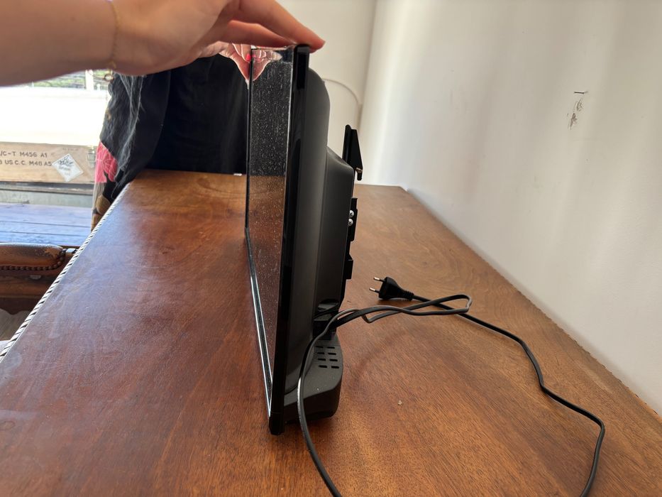 Televisão KUNFT em óptimo estado