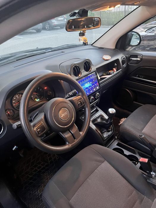 Продам автомобіль Jeep