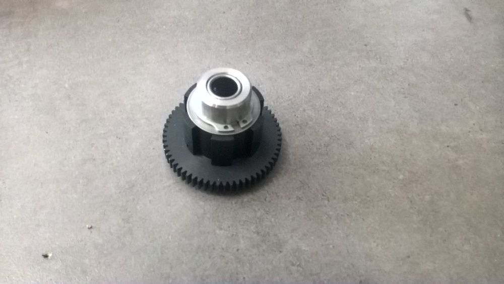 Sprzęgło wałka ścieżek AMAZONE AD02 AD03 D8 D9 nowe 324260.0 [1221]