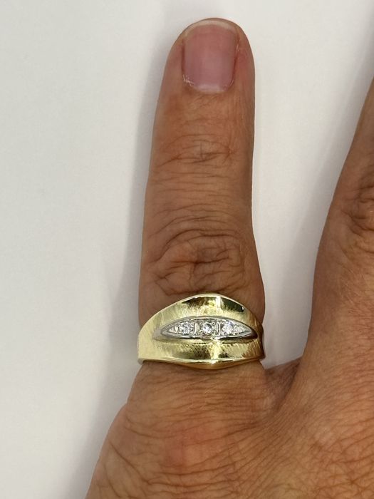 Złoty pierścionek z brylantami rozmiar 12