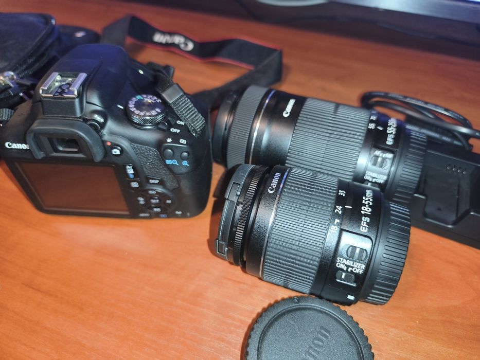 Фотокамера с 2 объективами Canon 2000D EOS