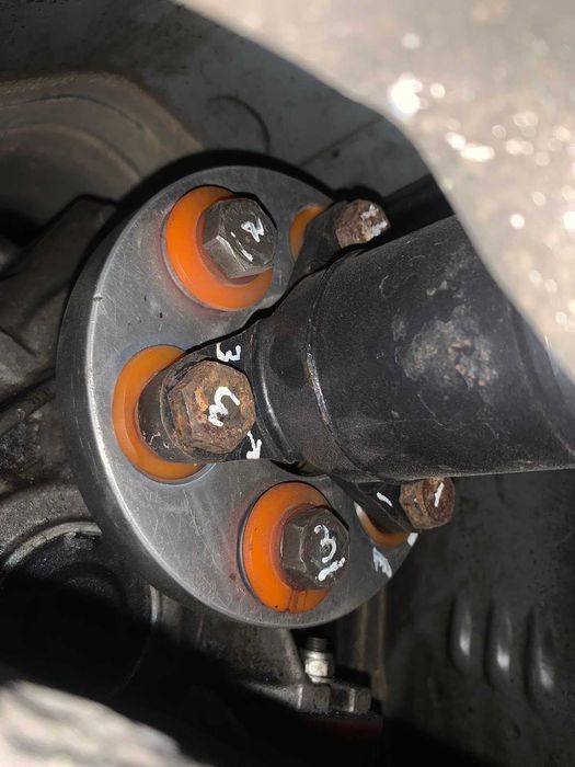 Гарантія без обмеження пробігу!втулки стабілізатора від компанії