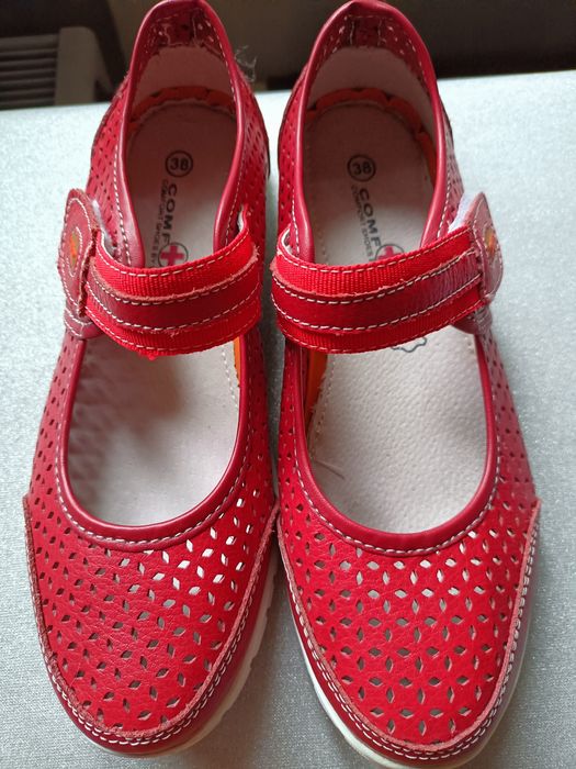 Baleriny/półbuty ażurowe Comfort by Vinceza r.38 czerwone