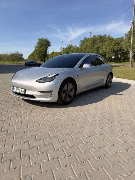 Tesla model 3 long range