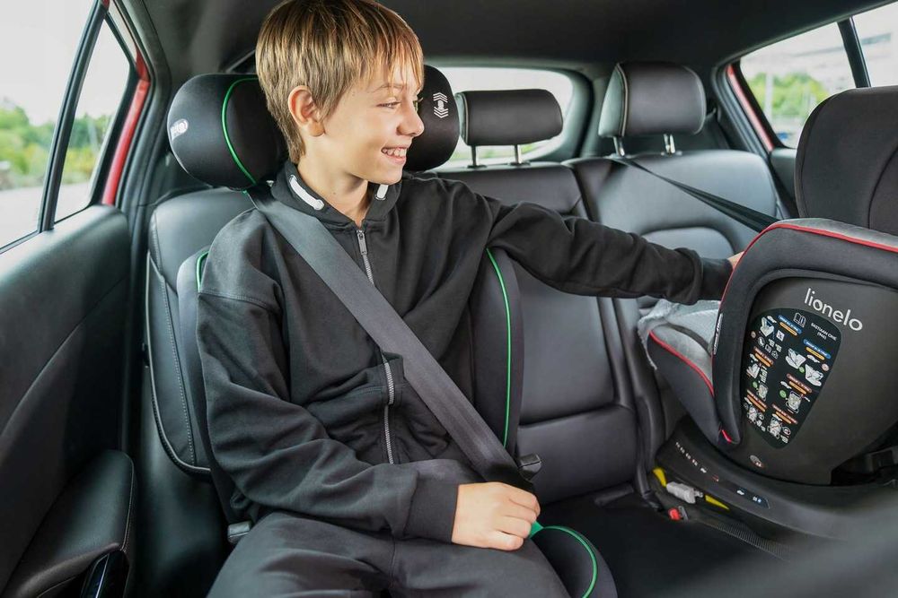 Lionelo Neal Fotelik Samochodowy iSize 100-150c 15-36 ODCHYLANY ISOFIX