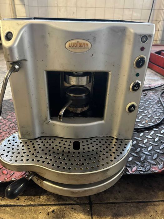 Fotocopiadora e Maquina de café