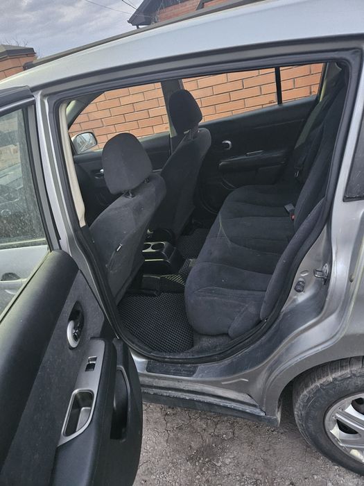 Продам Nissan Versa (Tiida) 2011год