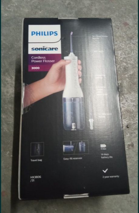 Escova dental Philips Hidropulsor e Fio Dental Elétrico HX3806/31.