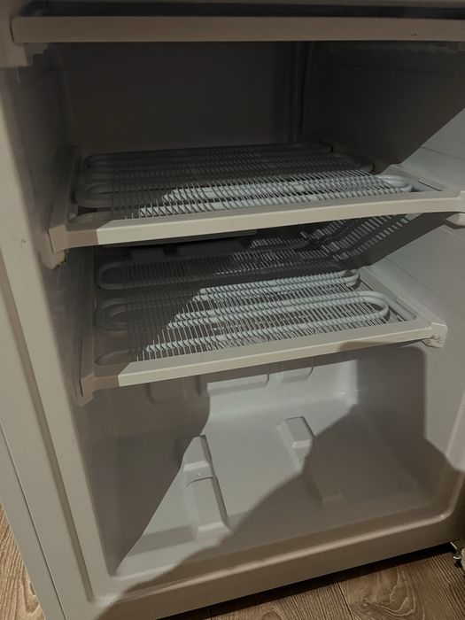 Продам двохкамерний  холодильник Delfa 2022 року