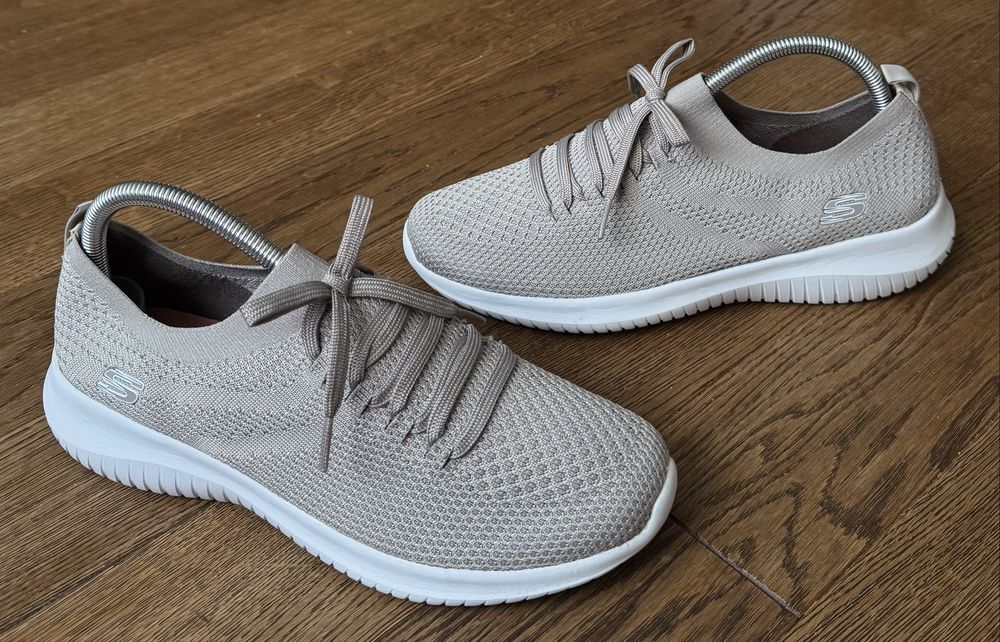 Skechers кросівки жіночі р.40(27 см)