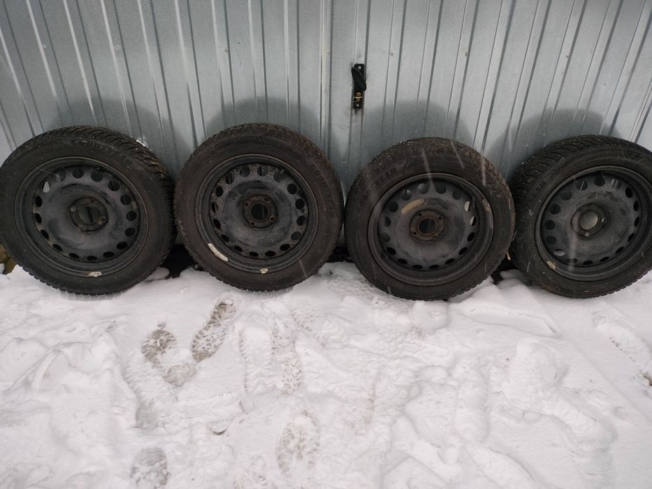 2 koła zimowe  +2 felgi stalowe 205/55R16 4x108