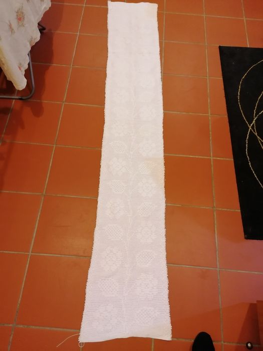 Tiras de renda feita à mão