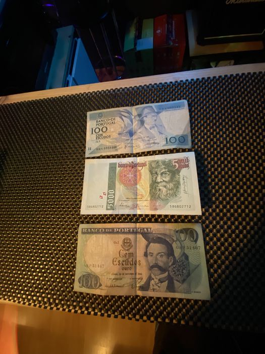 Notas de escudo 100 escudos e 5000 escudos