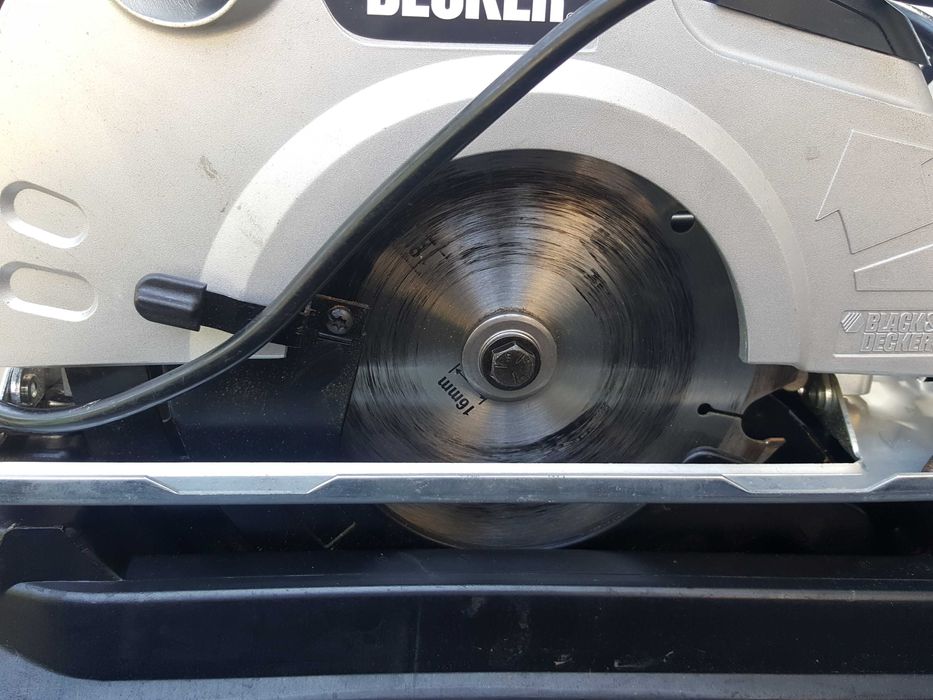 Serra circular Black & Decker