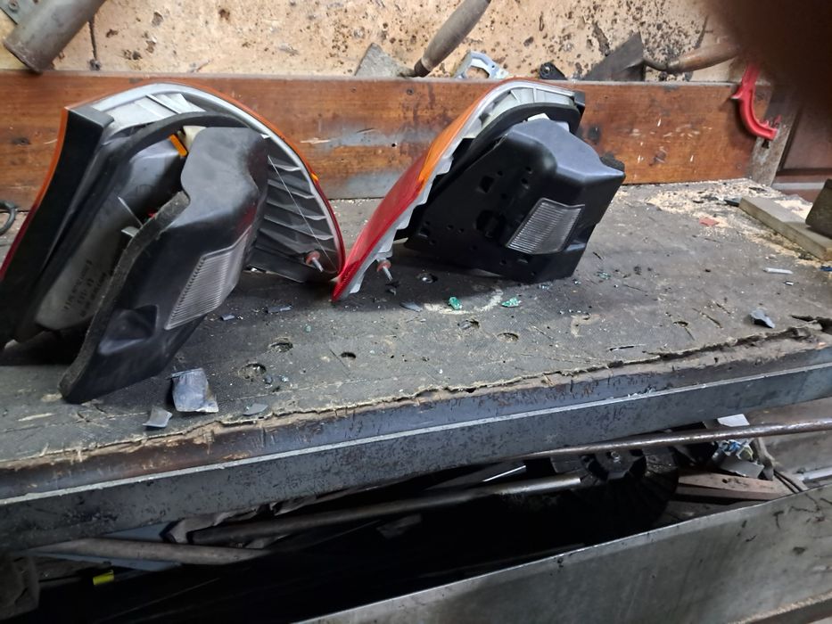 Farolins traseiros bmw 320.