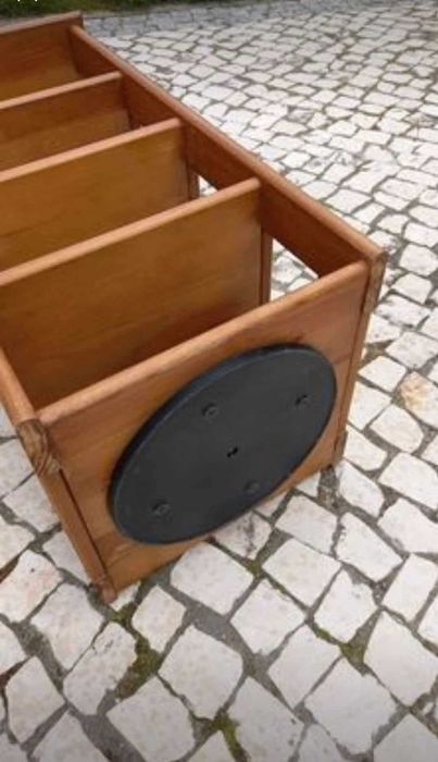 Porta cds em madeira