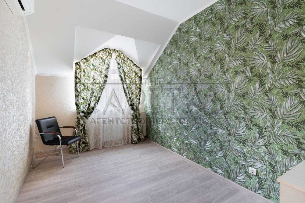 Сучасний будинок 190 м² на 7 сотках у Бортничах.