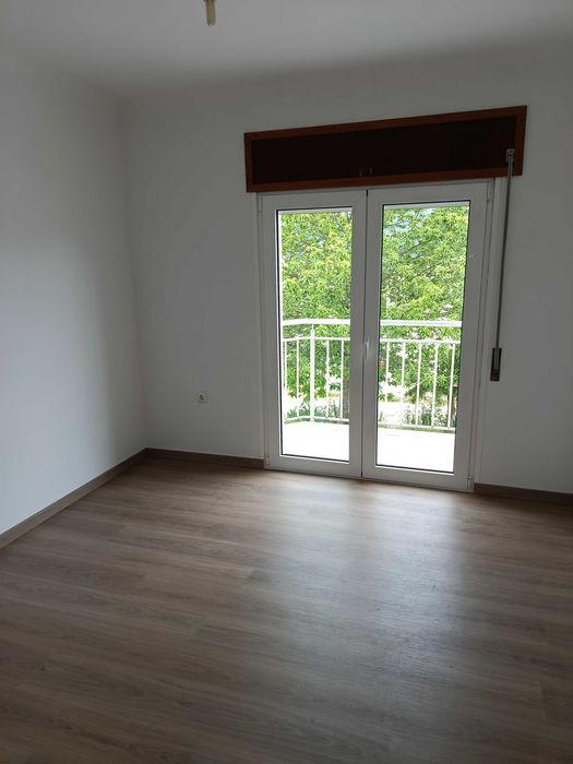 Arrenda-se apartamento