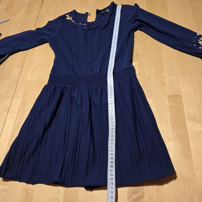 Sukienka Endo z oryginalnym haftem