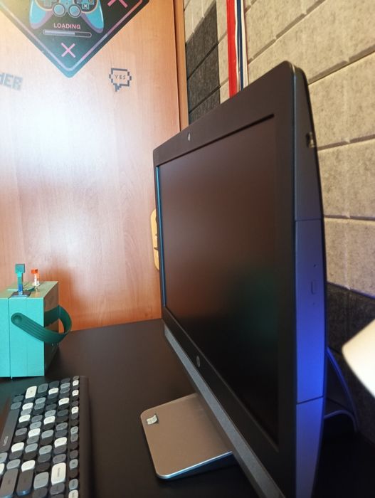 Komputer HP ( komputer i monitor w jednym)