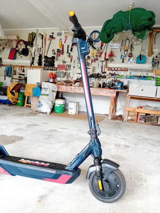 Trotinete Red Bull da-te asas.