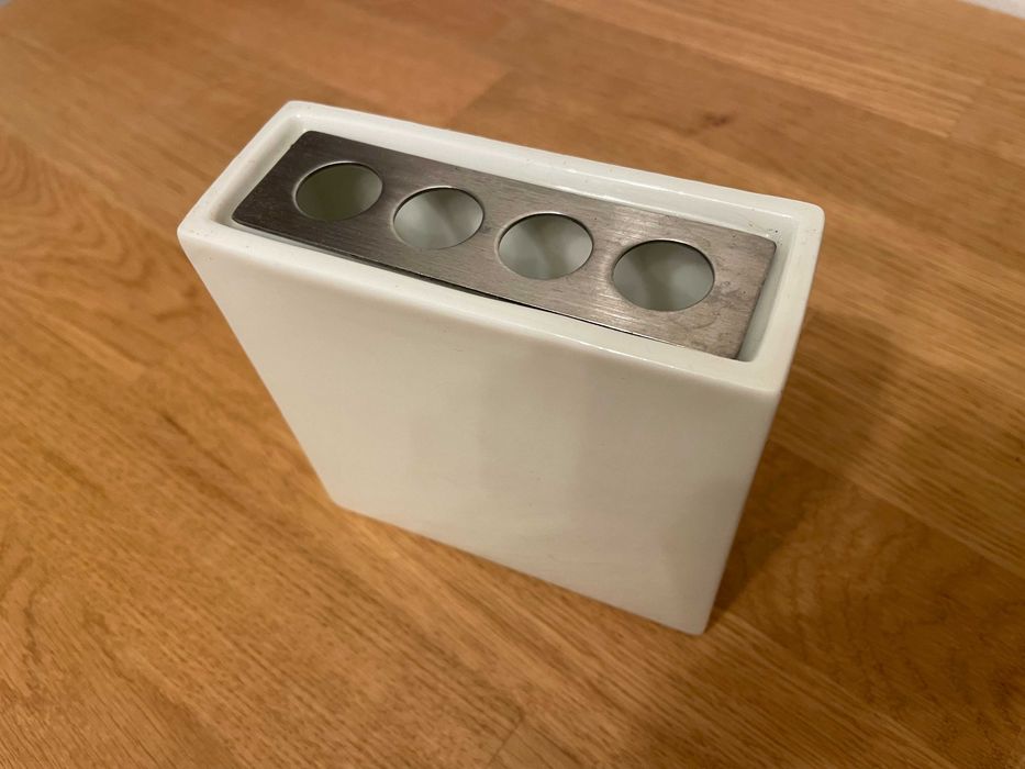 Suporte para Escovas de Dentes em Cerâmica e Metal