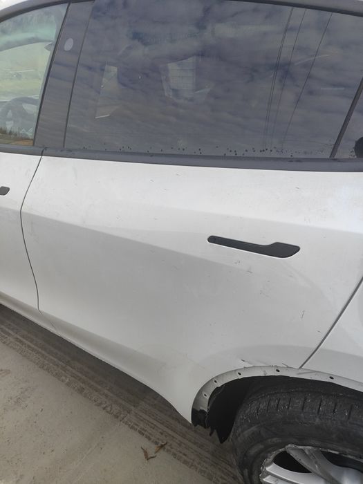 Tesla Model Y 2020-2024 двері передні, двері задні