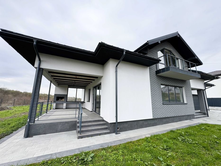 Продаж будинку, Солонка, вул.Нечуя-Левицького,280 м.кв без комісії