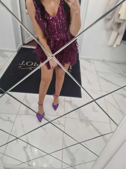 Sukienka mini  bogato zdobiona