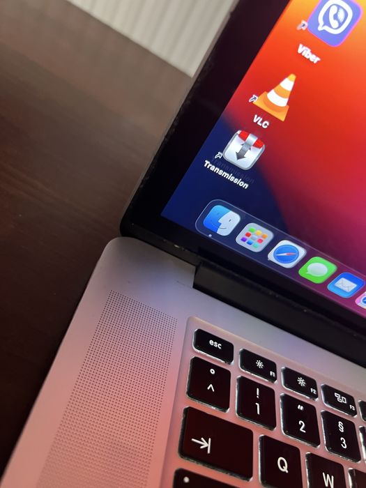 Продам MacBook в хорошому стані