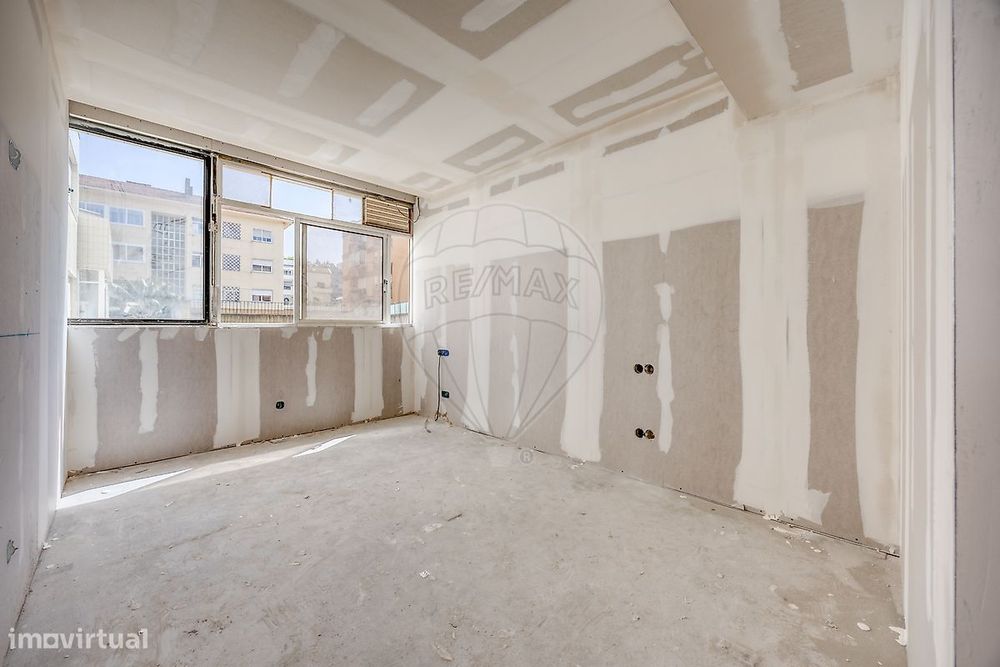 Apartamento T4 para arrendamento