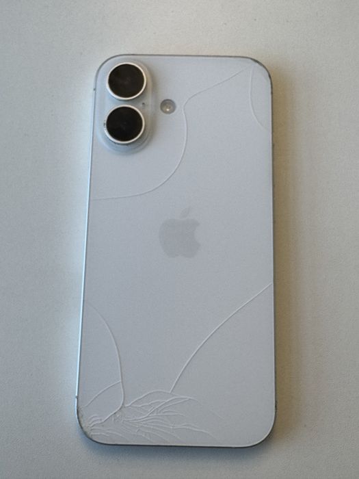 Iphone 16 biały 128GB