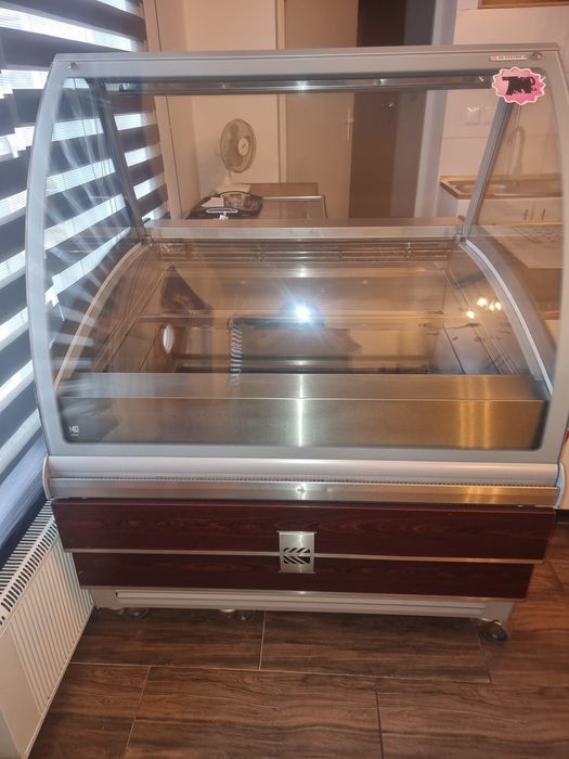 Witryna na lody gałkowe