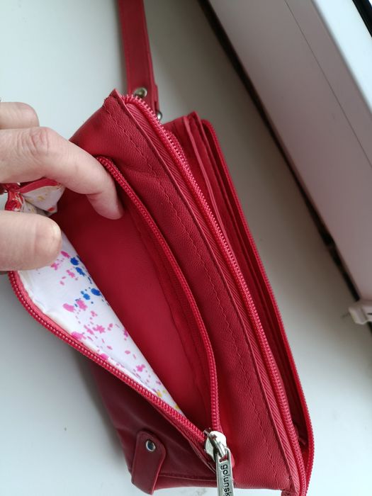 Новий червоний гаманець