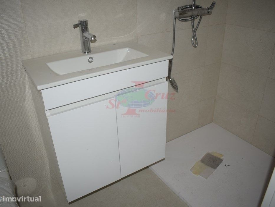 Apartamento T2 - Novo - Bairro de S. Miguel