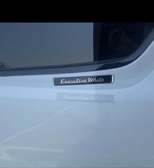 Эмблема Brownstone, Executive, Executive black Toyota Land Cruiser 200